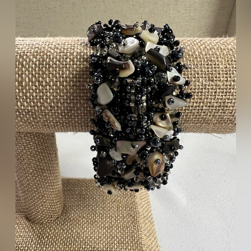 Shell & Black Seed Bead Boho Bracelet Vacation Beach Office